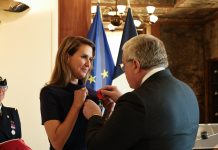 Caroline Mulroney est honorée par l’ambassade de France