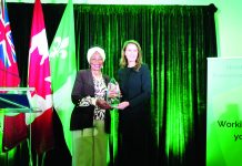 Fété Kimpiobi reçoit le premier Prix de la ministre des Affaires francophones