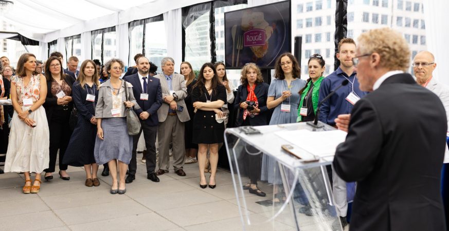 Le ministre québécois du Travail et ministre responsable des Relations canadiennes, Jean Boulet, s’est adressé aux invités de la Réception Québec au restaurant Malaparte de Toronto. (Crédit : BQT)